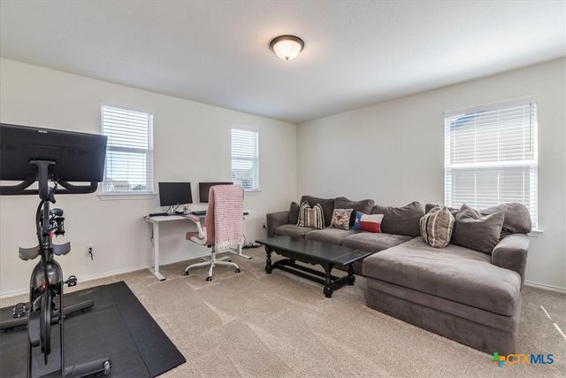 185 Six Shooter Drive, Kyle, TX 78640