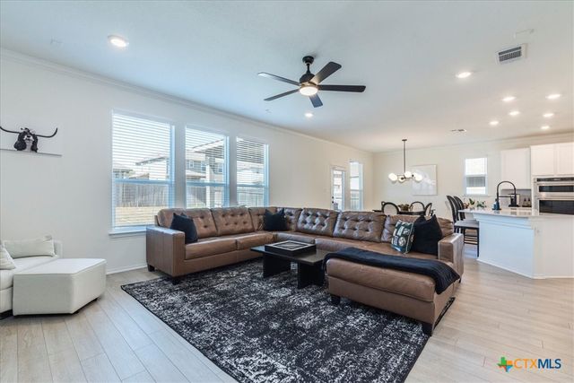 185 Six Shooter Drive, Kyle, TX 78640