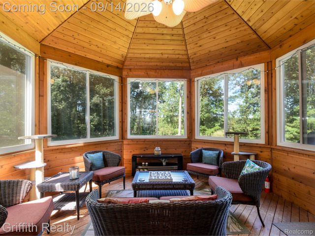 10183 Silver Lake Road, Green Oak Township, MI 48116