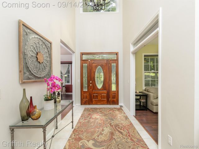10183 Silver Lake Road, Green Oak Township, MI 48116