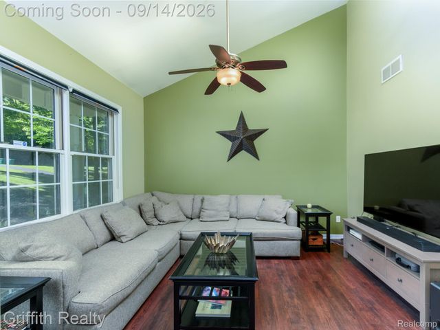 10183 Silver Lake Road, Green Oak Township, MI 48116