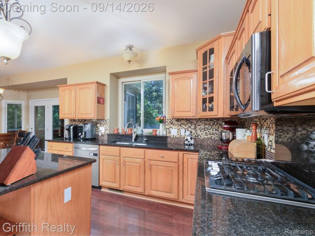 10183 Silver Lake Road, Green Oak Township, MI 48116