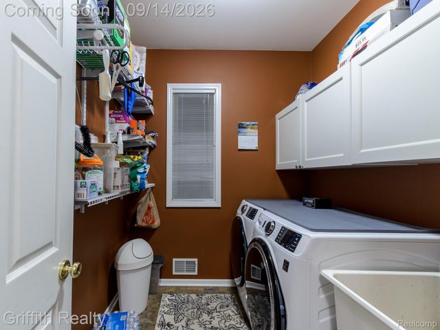10183 Silver Lake Road, Green Oak Township, MI 48116