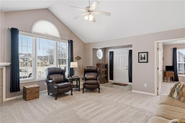 15212 S Greenwood Street 2001, Olathe, KS 66062