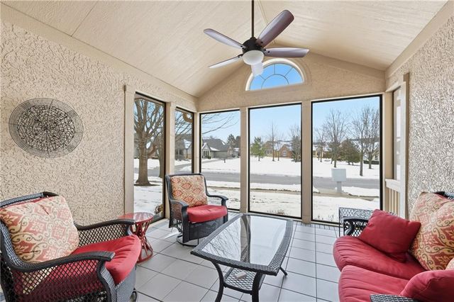 15212 S Greenwood Street 2001, Olathe, KS 66062