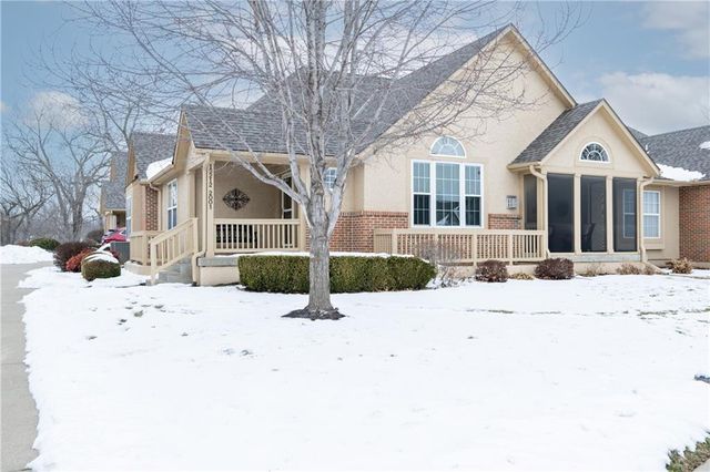 15212 S Greenwood Street 2001, Olathe, KS 66062