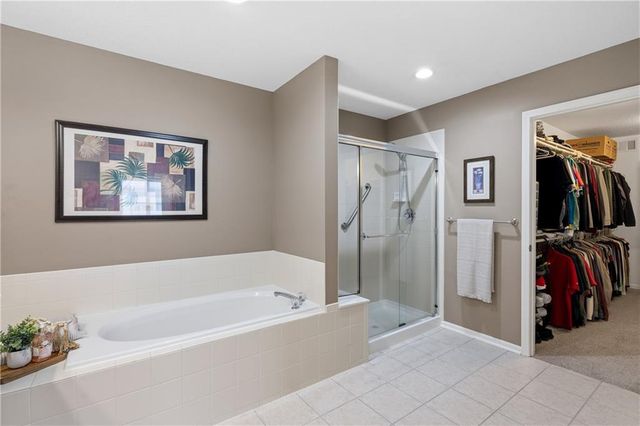 15212 S Greenwood Street 2001, Olathe, KS 66062