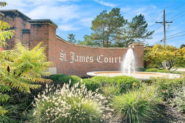 15212 S Greenwood Street 2001, Olathe, KS 66062