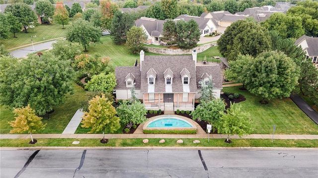 15212 S Greenwood Street 2001, Olathe, KS 66062