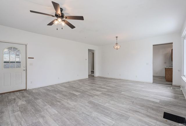 609 H Street, Bedford, IN 47421