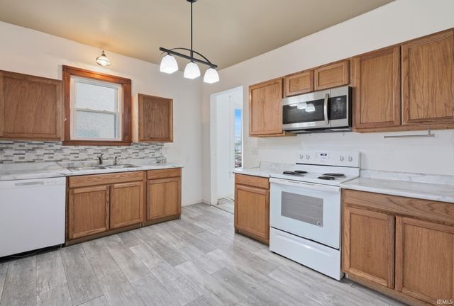 609 H Street, Bedford, IN 47421