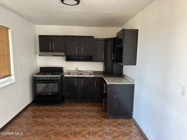 15000 ARKMONK Avenue, El Paso, TX 79928