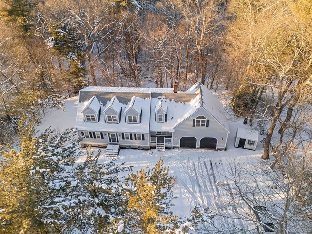 183 Gardner St, Hingham, MA 02043