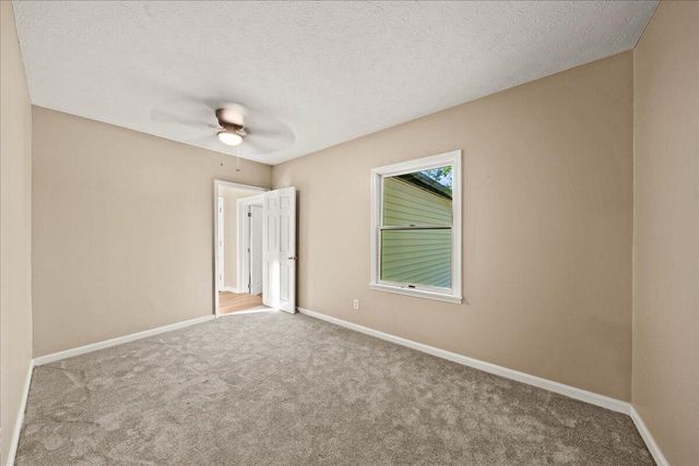 40 Eastern Avenue, Elsmere, KY 41018