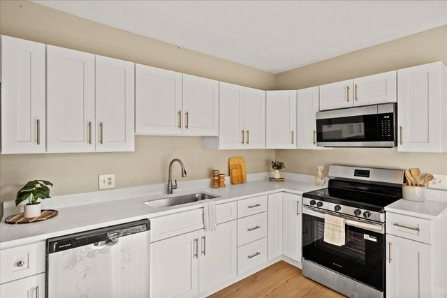 40 Eastern Avenue, Elsmere, KY 41018