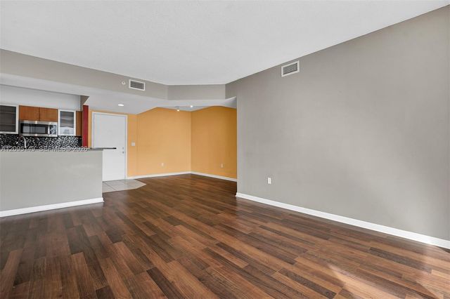 2775 NE 187th Street 623, Aventura, FL 33180