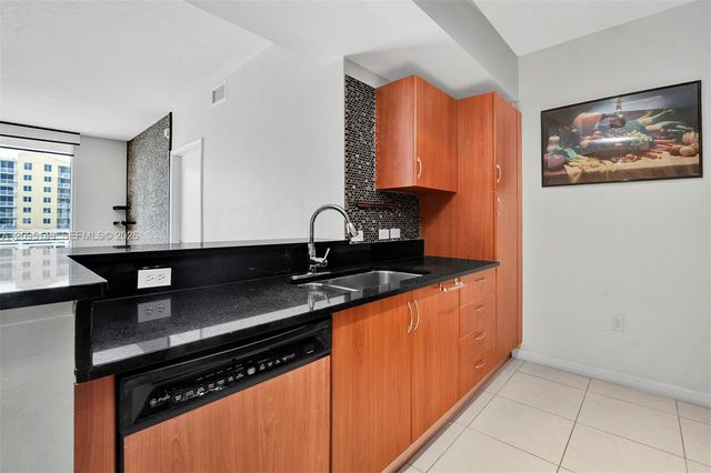 2775 NE 187th Street 623, Aventura, FL 33180