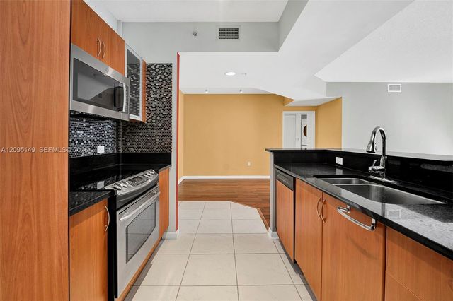 2775 NE 187th Street 623, Aventura, FL 33180
