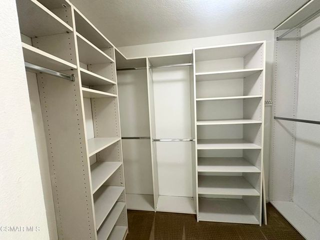596 Aspen Ridge Court, Oak Park, CA 91377