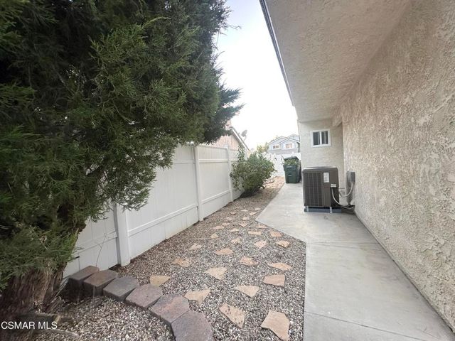 596 Aspen Ridge Court, Oak Park, CA 91377