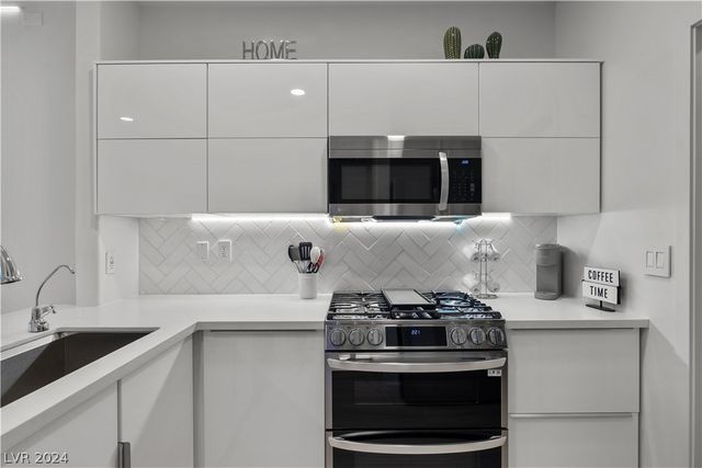 7107 South Durango Drive 203, Las Vegas, NV 89113