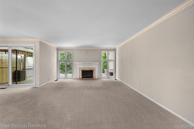 1131 Hillpointe Circle, Bloomfield Charter Township, MI 48304