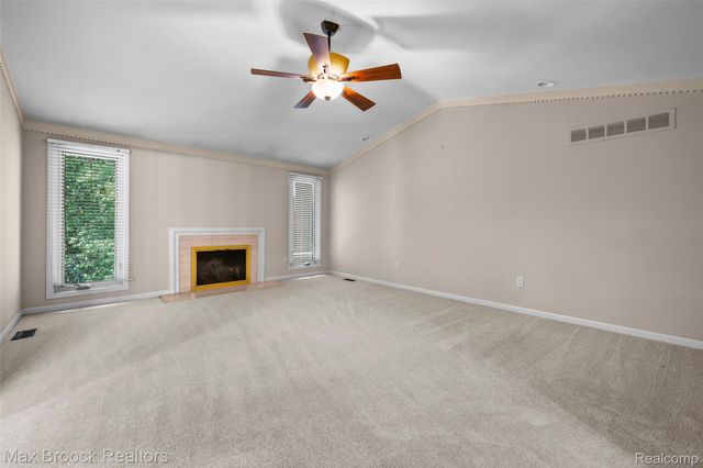 1131 Hillpointe Circle, Bloomfield Charter Township, MI 48304