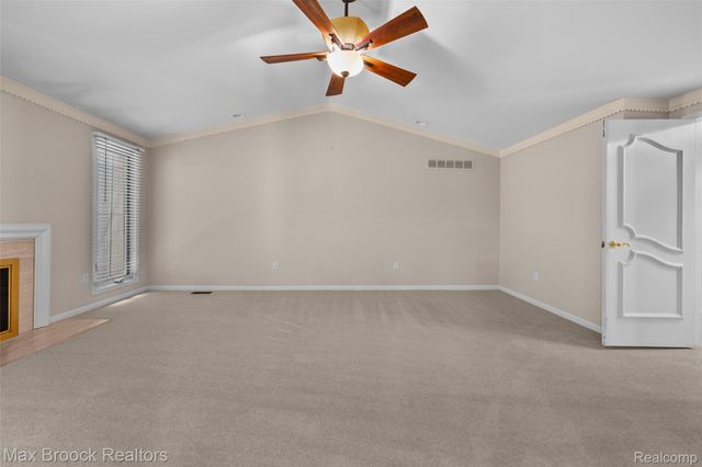 1131 Hillpointe Circle, Bloomfield Charter Township, MI 48304