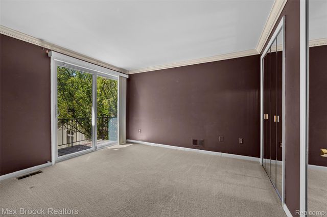 1131 Hillpointe Circle, Bloomfield Charter Township, MI 48304