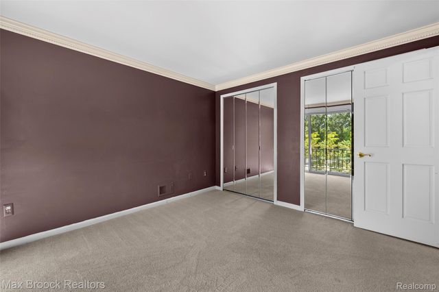 1131 Hillpointe Circle, Bloomfield Charter Township, MI 48304
