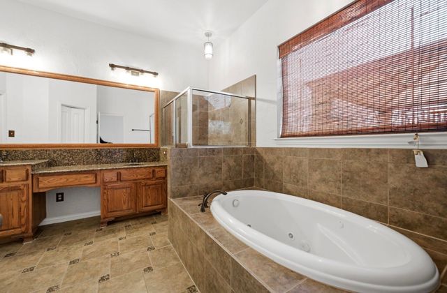 132 Silver Rose Boulevard, Burleson, TX 76028