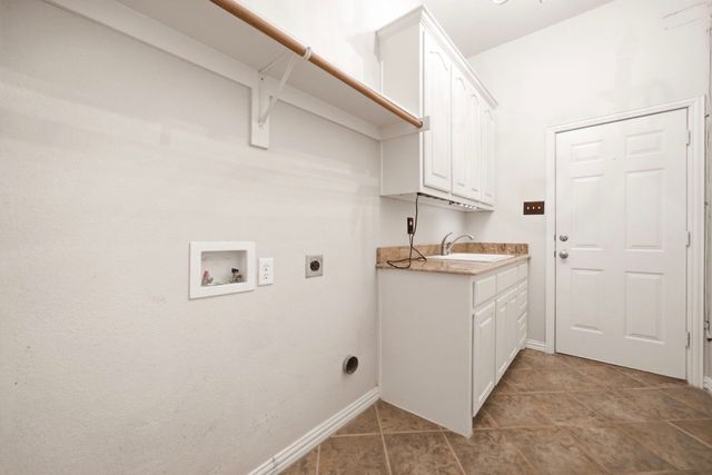132 Silver Rose Boulevard, Burleson, TX 76028