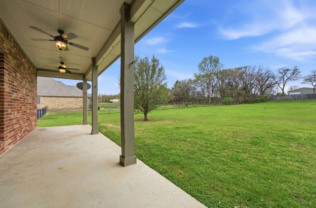 132 Silver Rose Boulevard, Burleson, TX 76028