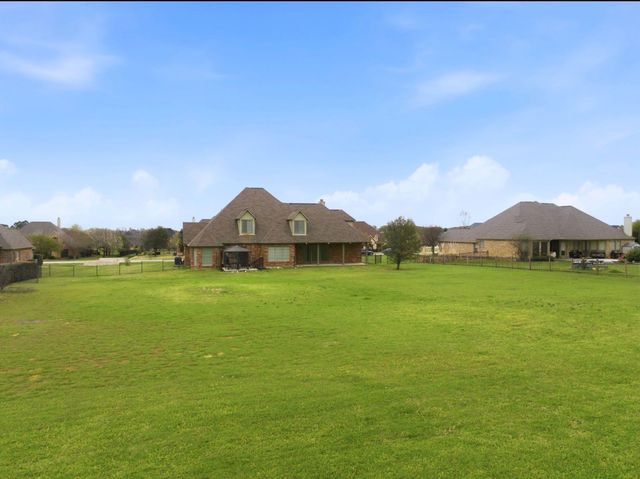 132 Silver Rose Boulevard, Burleson, TX 76028