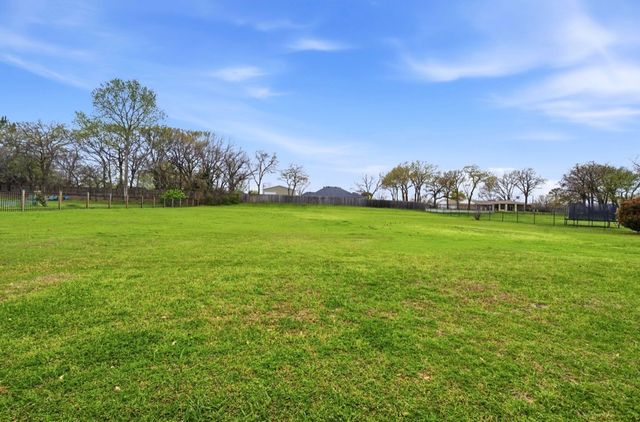 132 Silver Rose Boulevard, Burleson, TX 76028