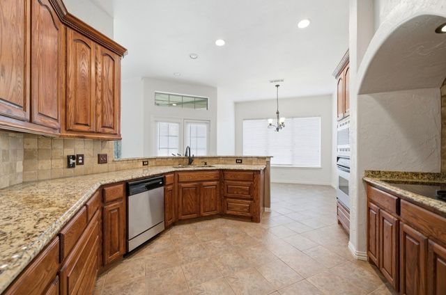 132 Silver Rose Boulevard, Burleson, TX 76028