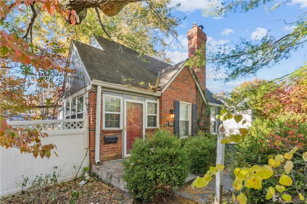 5406 Ash Street, Roeland Park, KS 66205