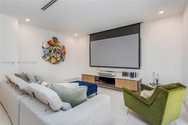 301 E Shore Dr E 301, Miami, FL 33133