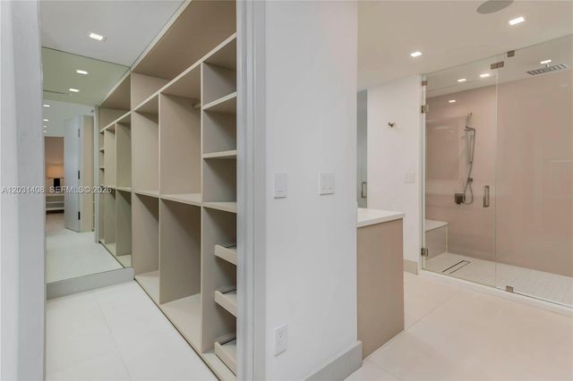 301 E Shore Dr E 301, Miami, FL 33133