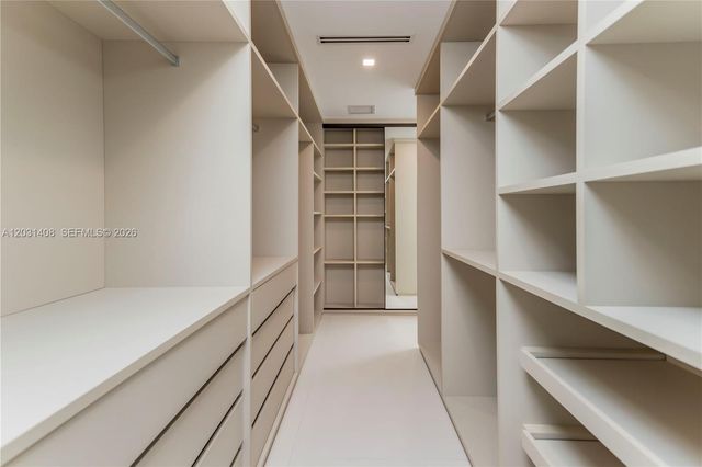 301 E Shore Dr E 301, Miami, FL 33133