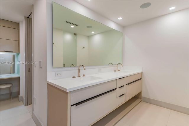 301 E Shore Dr E 301, Miami, FL 33133