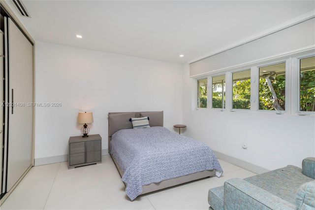 301 E Shore Dr E 301, Miami, FL 33133