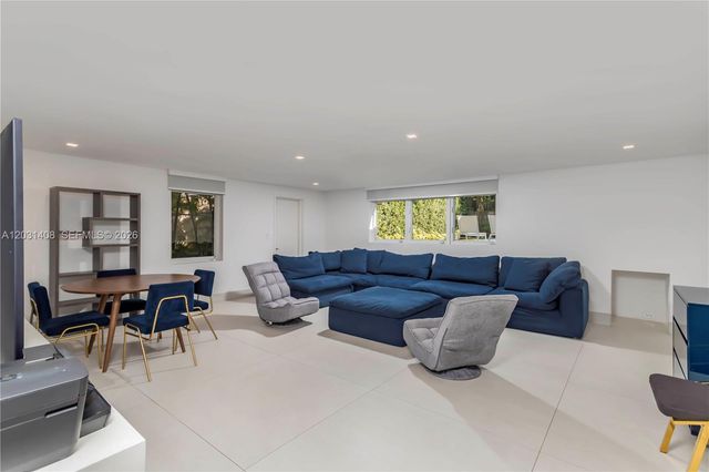 301 E Shore Dr E 301, Miami, FL 33133