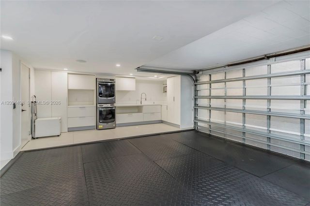 301 E Shore Dr E 301, Miami, FL 33133