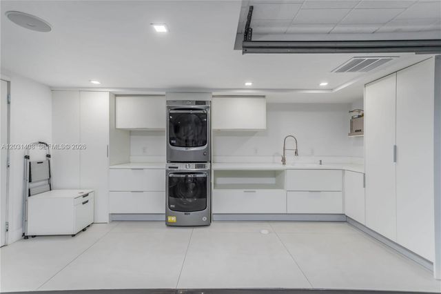 301 E Shore Dr E 301, Miami, FL 33133