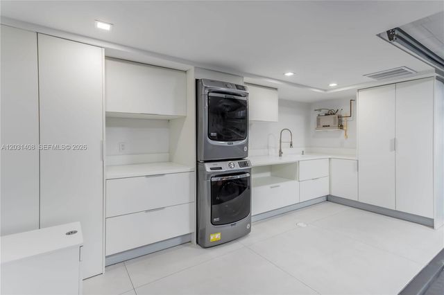 301 E Shore Dr E 301, Miami, FL 33133