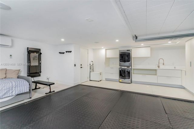 301 E Shore Dr E 301, Miami, FL 33133