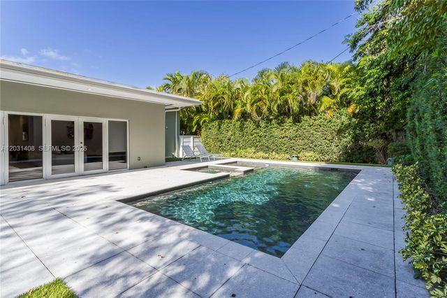 301 E Shore Dr E 301, Miami, FL 33133