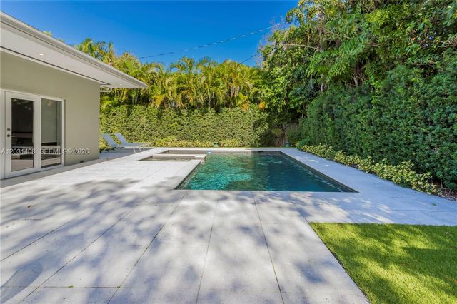 301 E Shore Dr E 301, Miami, FL 33133