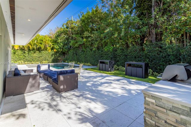 301 E Shore Dr E 301, Miami, FL 33133